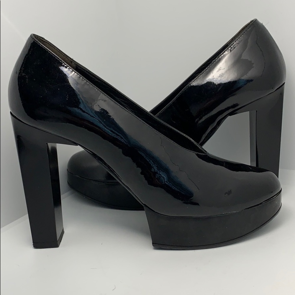 Robert Clergerie Patent Leather Heels Size: 7